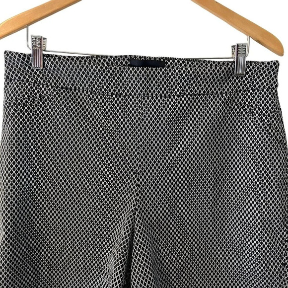 Cynthia Rowley Black and White Shorts Plus Size 16W Stretch Geometric Diamond - Picture 3 of 6